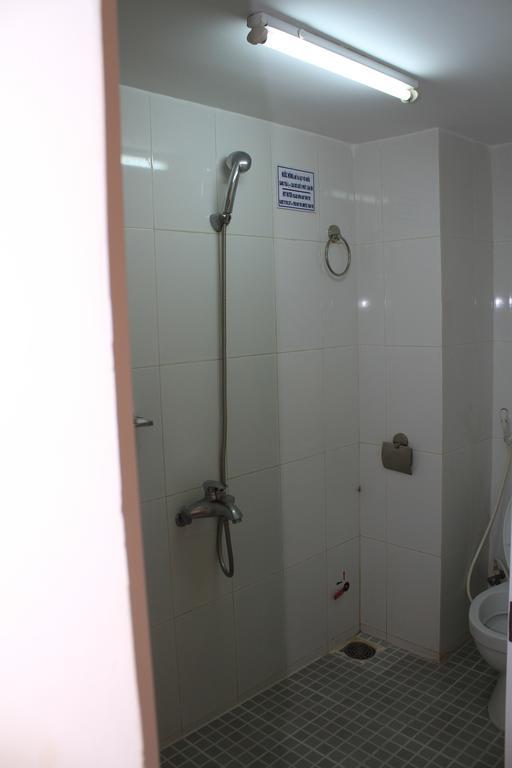 Ngoc Mai Guesthouse Буонметхуот Номер фото